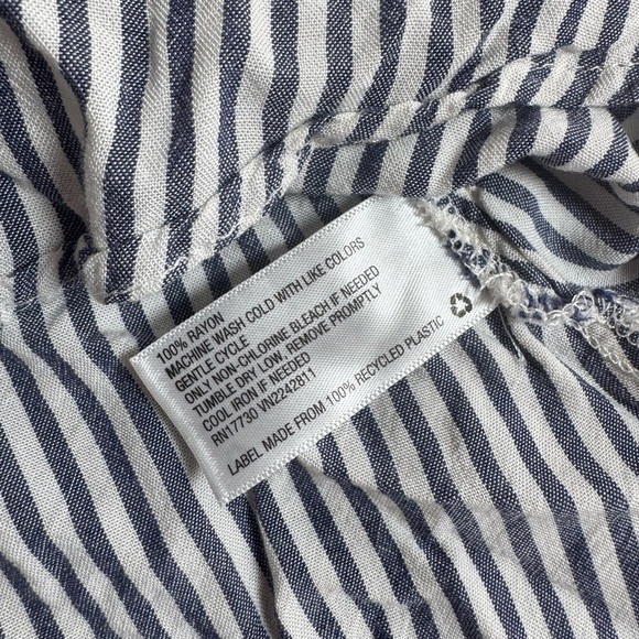 Mossimo Supply Co. Black and White Tie Front Blouse - Picture 5 of 7